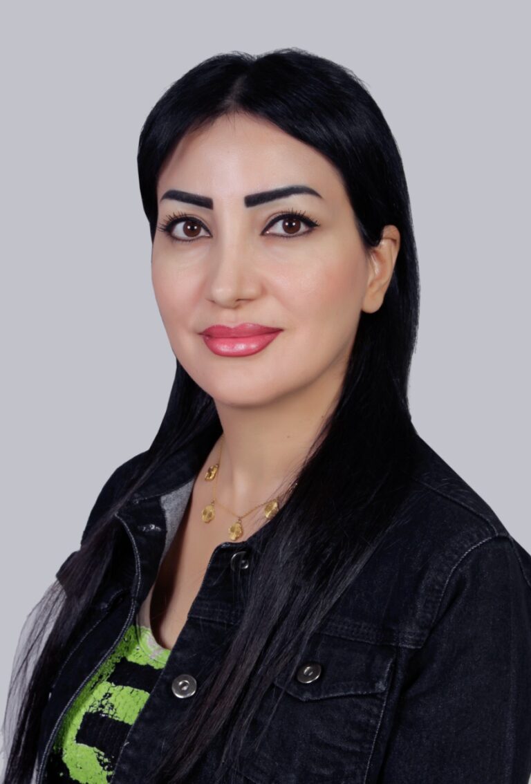 يقين حمد جنود