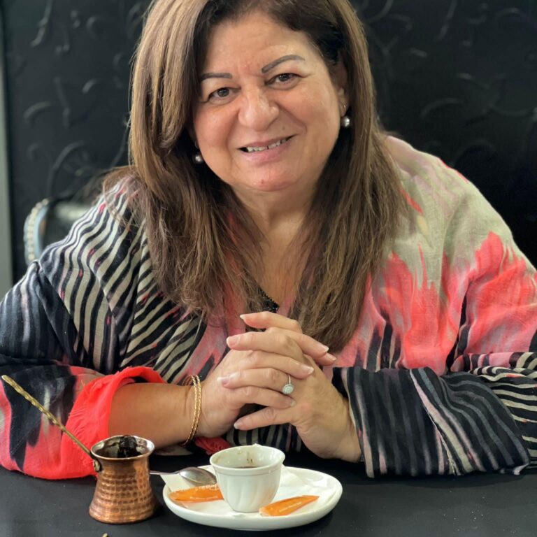 دينا حنحن