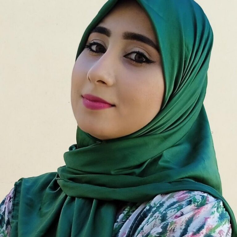 إلهام العويفي كاتبة وشاعرة مغربية