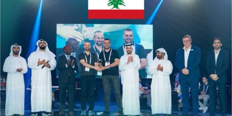 انجاز لبناني جديد. . النقيب بالأمن العام علي الأزور والرائد بالأمن الداخلي جان بول شيبان يفوزان بالمركز الثاني في مسابقة الأمن السيبراني التي أقيمت في دبي بمشاركة أكثر من 130 دولة.