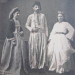 الصورة: بيارتة في لباسهم التقليدي نهاية القرن التاسع عشر.