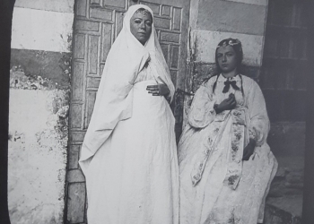 الصورة: سيدتان من بيروت سنة 1865 تصوير Ludovico Hart مجموعة خاصة