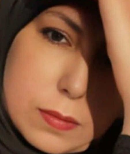 " بين نقطة و فاصلة "   | مجيدة محمدي 